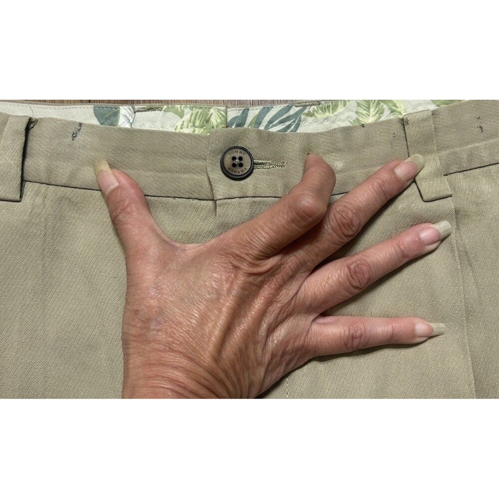 Tommy Bahama Chino Shorts Mens 36 / 9 Khaki Silk Cotton Pleated Casual READ - Picture 6 of 9